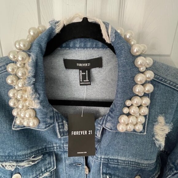 Forever 21 Jean Denim Jacket - Very beautiful with pearls - NWT - Size Small - Picture 3 of 3